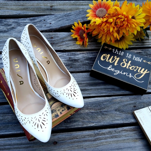 Super Deal Buy One Pair Size 6 Get Other Free Unisa Pumps - Picture 9 of 16